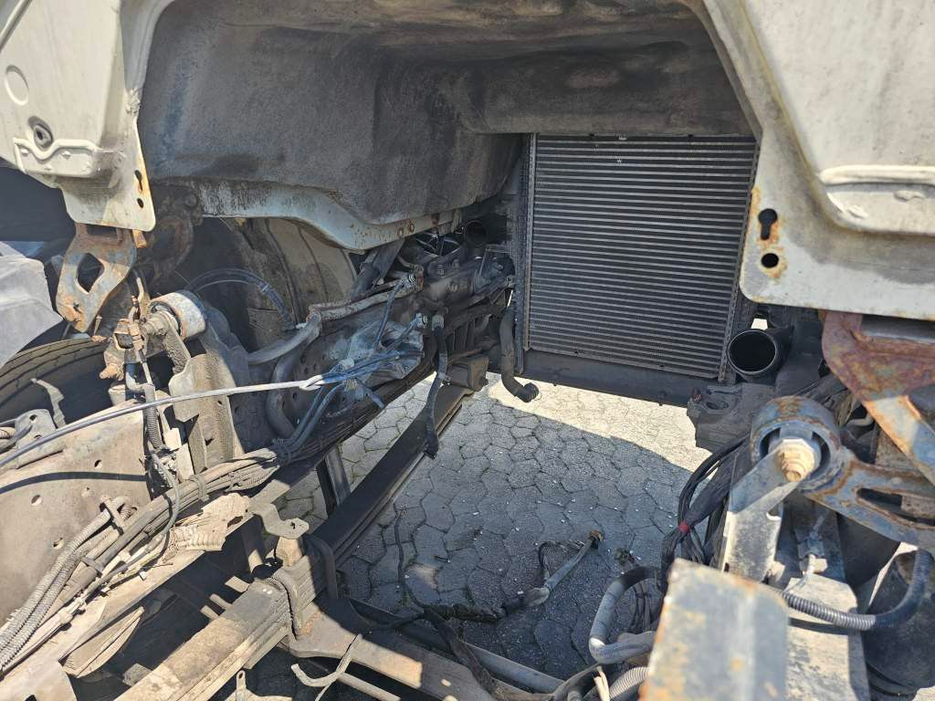 Fahrzeugabbildung Mercedes-Benz 1527 Ersatzteilspender