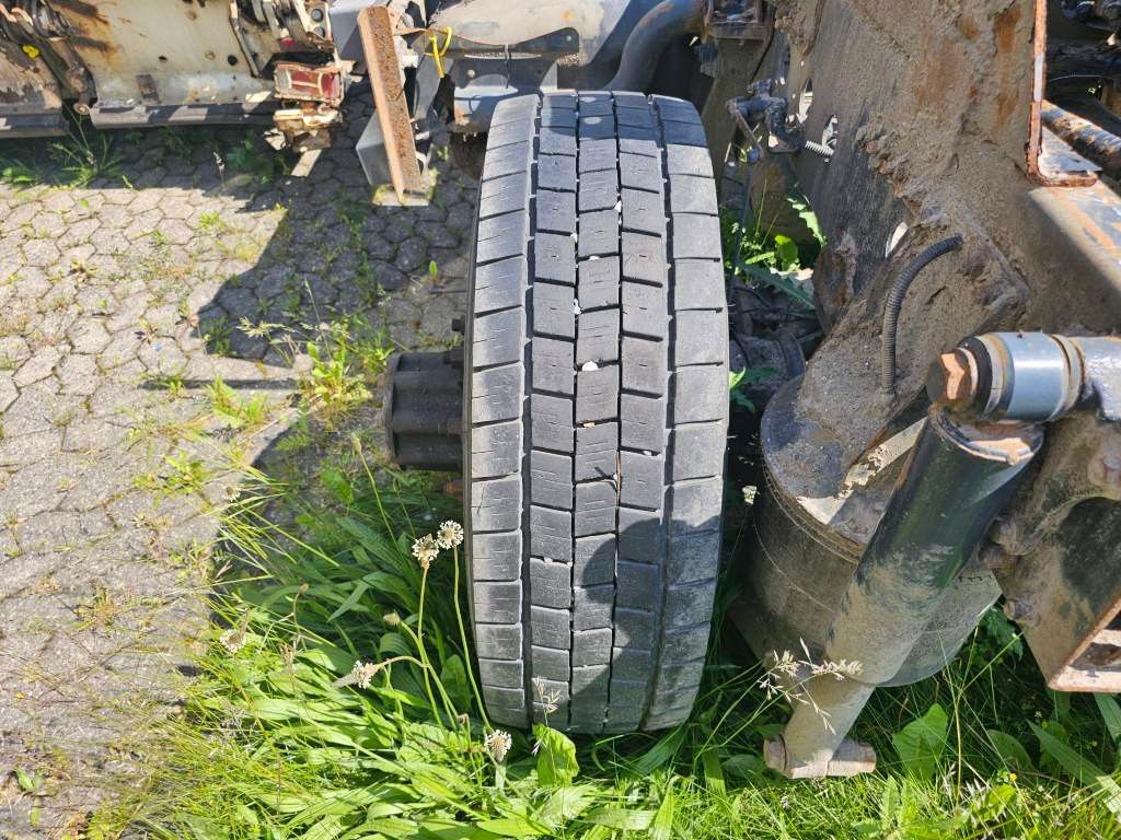 Fahrzeugabbildung Mercedes-Benz 1527 Ersatzteilspender