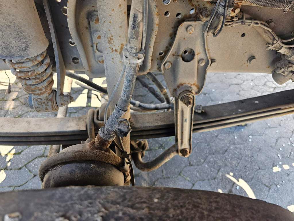 Fahrzeugabbildung Mercedes-Benz 1527 Ersatzteilspender