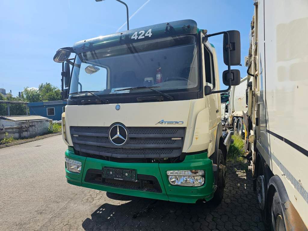 Fahrzeugabbildung Mercedes-Benz 1527 Ersatzteilspender
