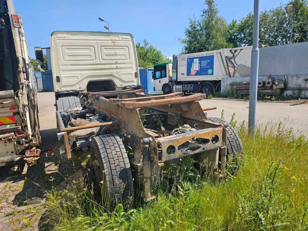 Fahrzeugabbildung Mercedes-Benz 1527 Ersatzteilspender