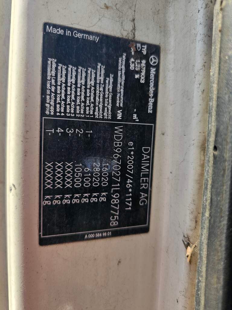 Fahrzeugabbildung Mercedes-Benz 1527 Ersatzteilspender