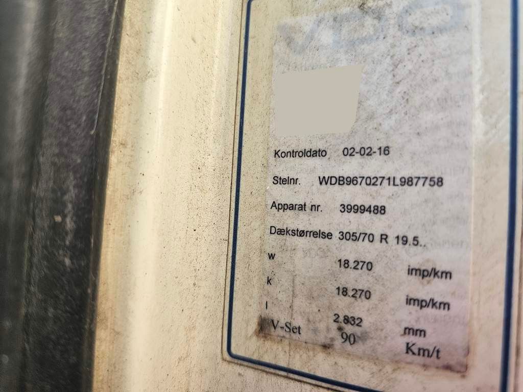Fahrzeugabbildung Mercedes-Benz 1527 Ersatzteilspender