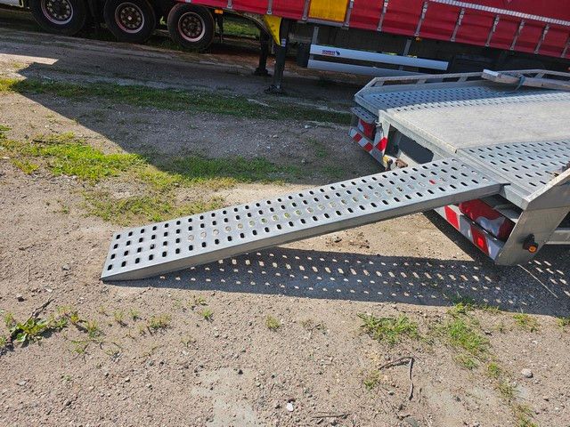 Fahrzeugabbildung MAN 8.240 TGL, Ausziehrampen, Seilwinde