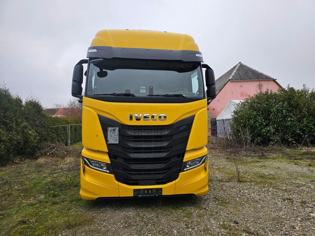 Fahrzeugabbildung Iveco 460 S-Way LNG Multiwechsler/3.Achse drehbar+Lift