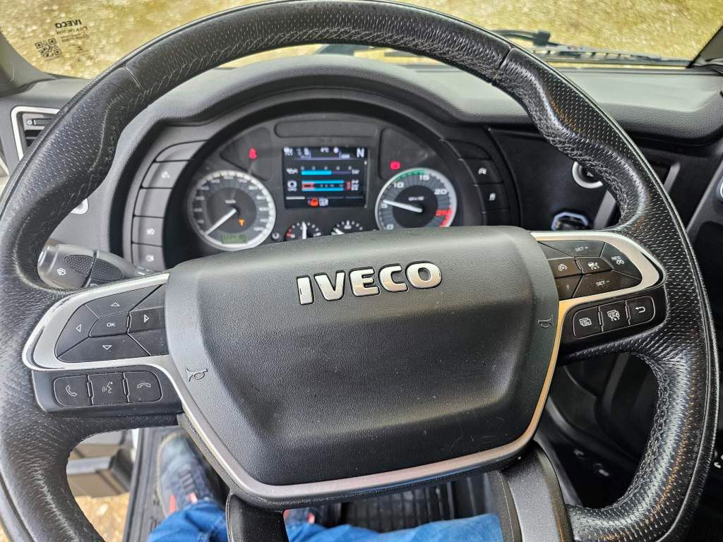 Fahrzeugabbildung Iveco 460 S-Way LNG, Standklima, Standheizung