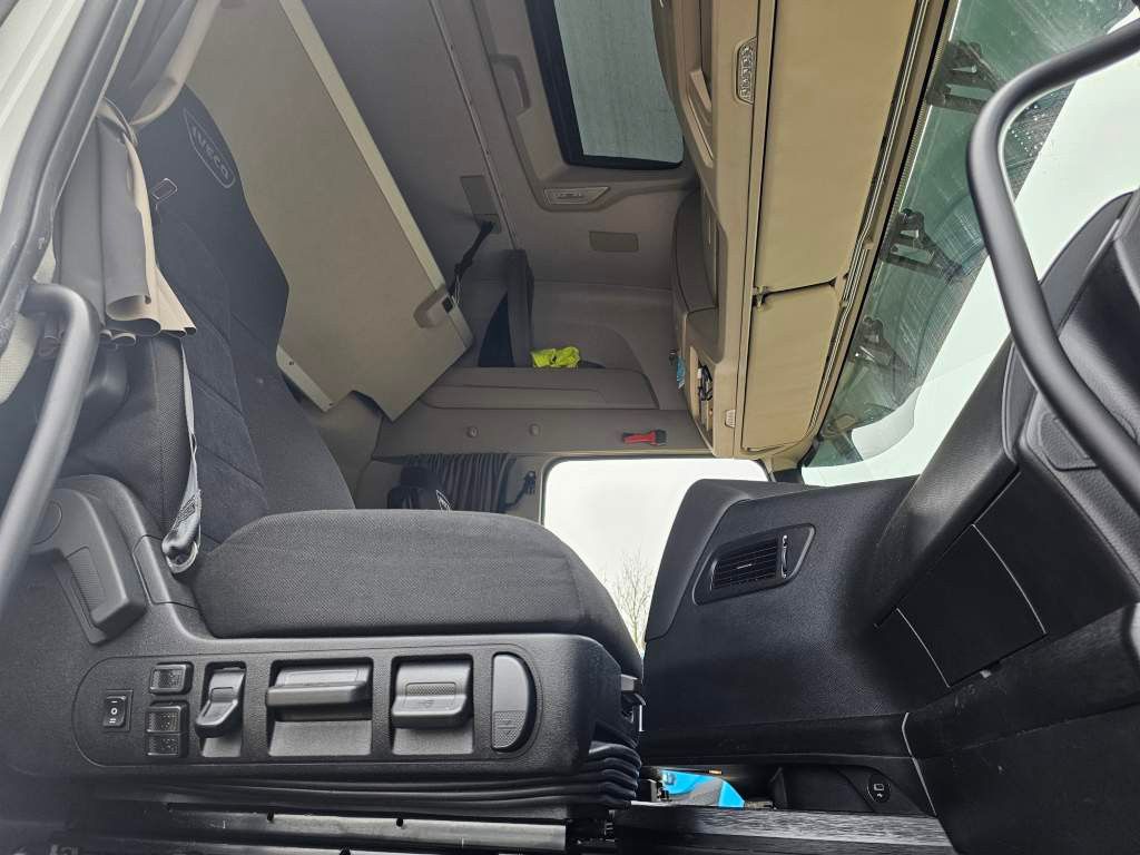 Fahrzeugabbildung Iveco 460 S-Way, LNG, Standklima, Klima Automat
