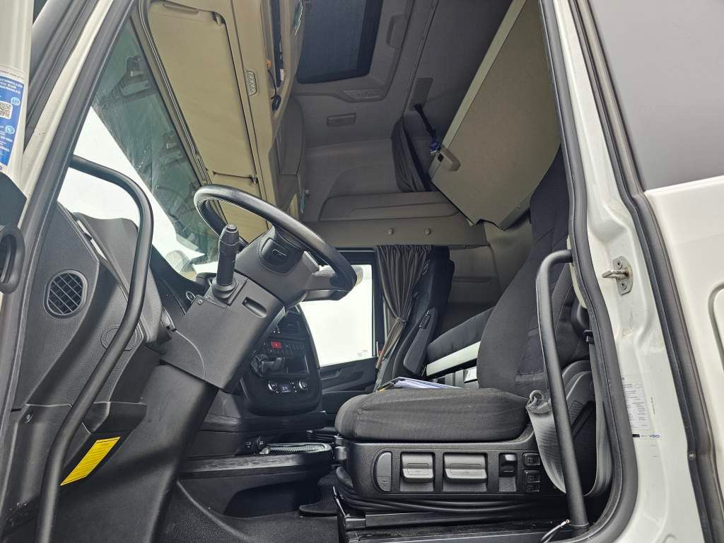 Fahrzeugabbildung Iveco 460 S-Way, LNG, Standklima, Klima Automat