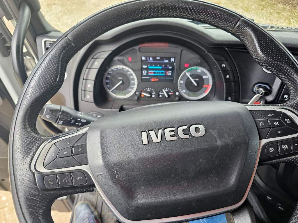 Fahrzeugabbildung Iveco 460 S-Way, LNG, Standklima, Klima Automat