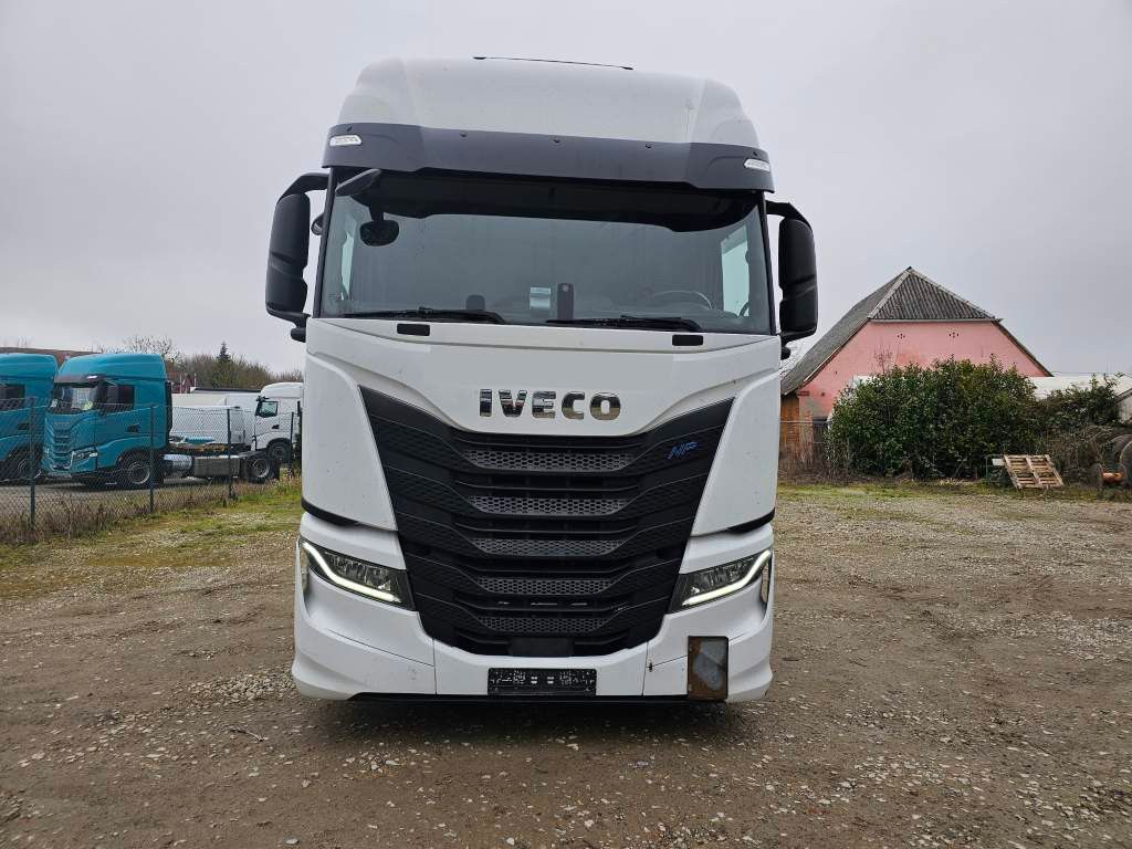 Fahrzeugabbildung Iveco 460 S-Way, LNG, Standklima, Klima Automat