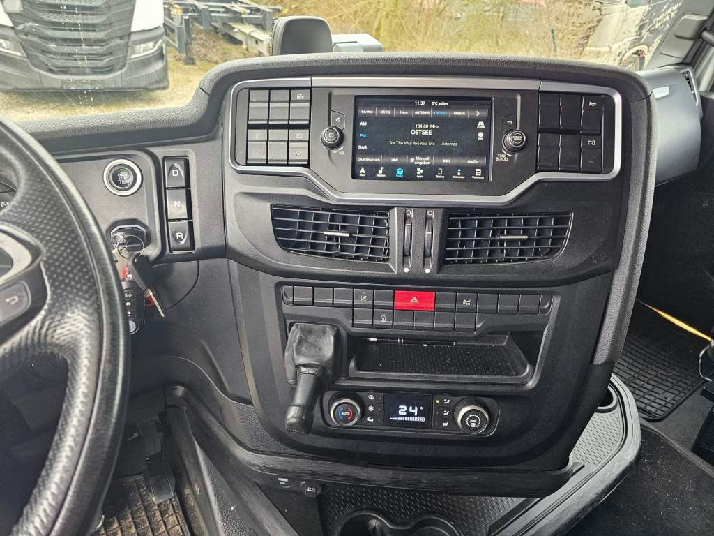 Fahrzeugabbildung Iveco 460 S-Way, LNG, Standklima, Klima Automat