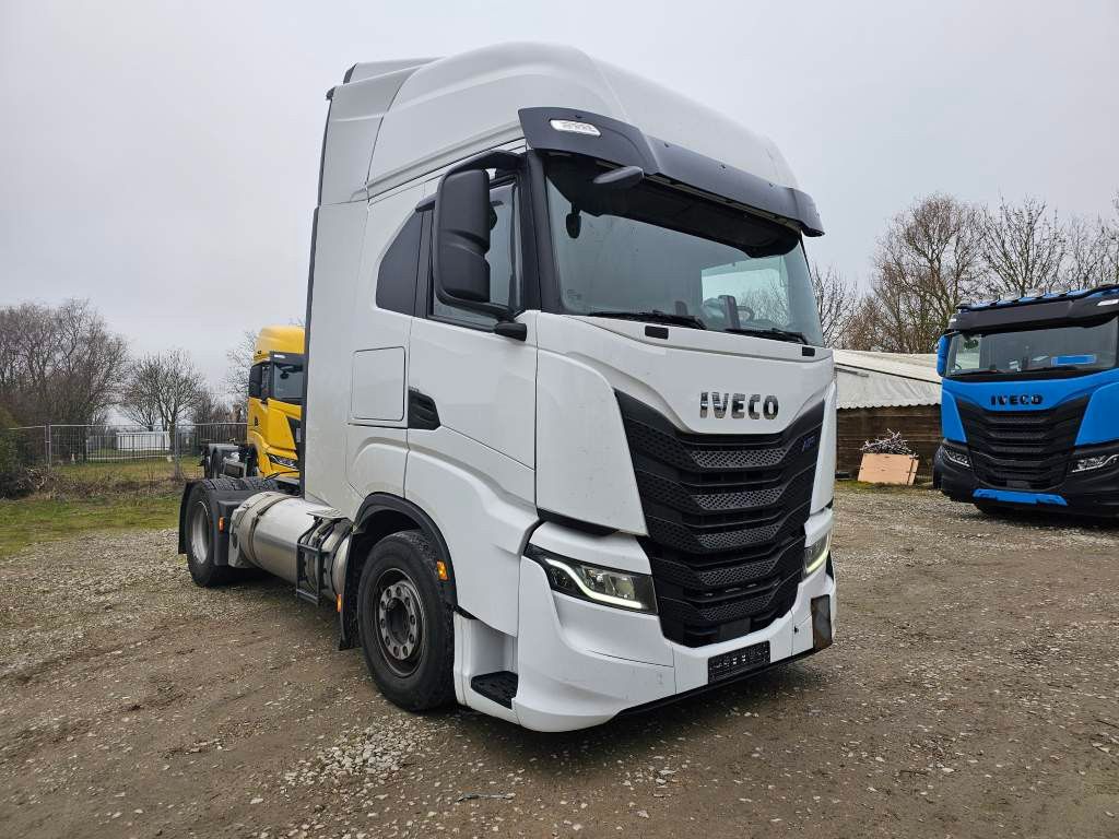 Fahrzeugabbildung Iveco 460 S-Way, LNG, Standklima, Klima Automat