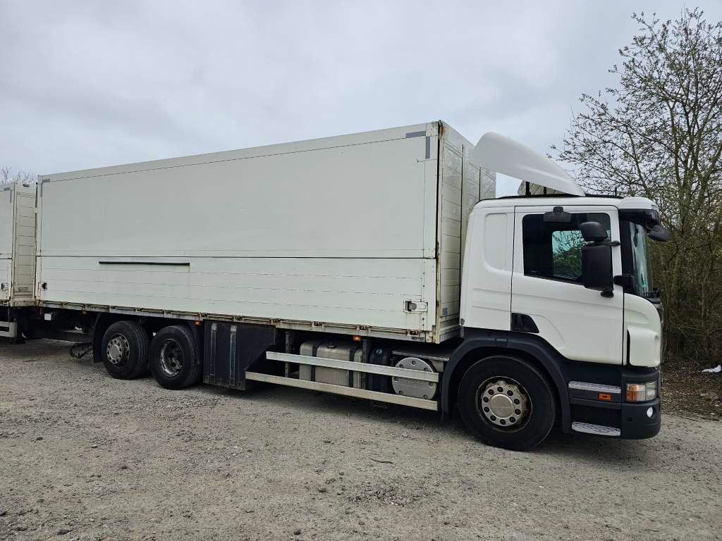 Fahrzeugabbildung Scania P400 mit Orten Schwenkwand und Orten Schwenkwand
