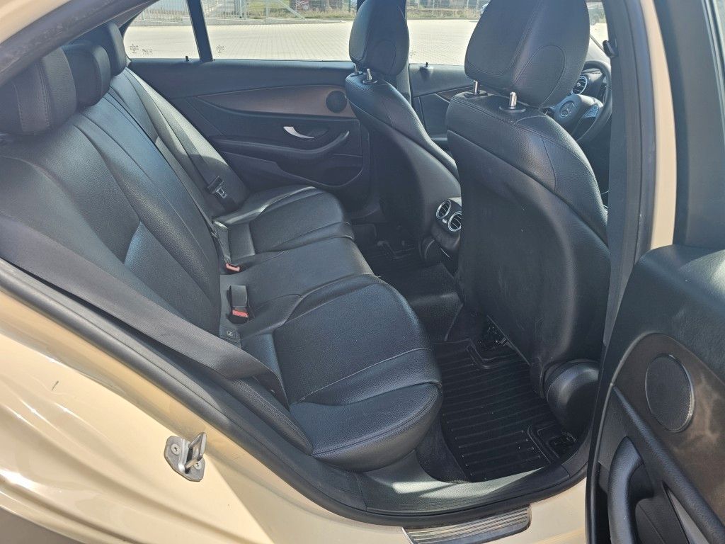 Fahrzeugabbildung Mercedes-Benz E 200