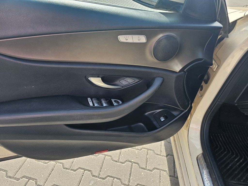 Fahrzeugabbildung Mercedes-Benz E 200