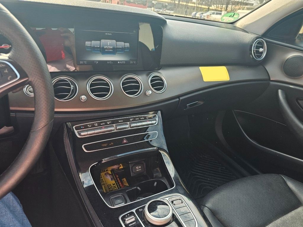 Fahrzeugabbildung Mercedes-Benz E 200