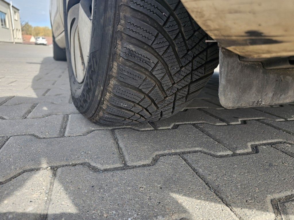 Fahrzeugabbildung Mercedes-Benz E 200