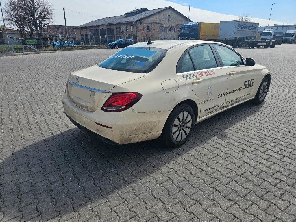 Fahrzeugabbildung Mercedes-Benz E 200