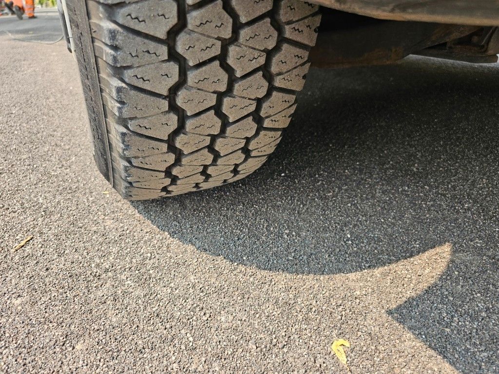 Fahrzeugabbildung Iveco 35S16 A8 V L, mittellang & hoch, kleiner Schaden