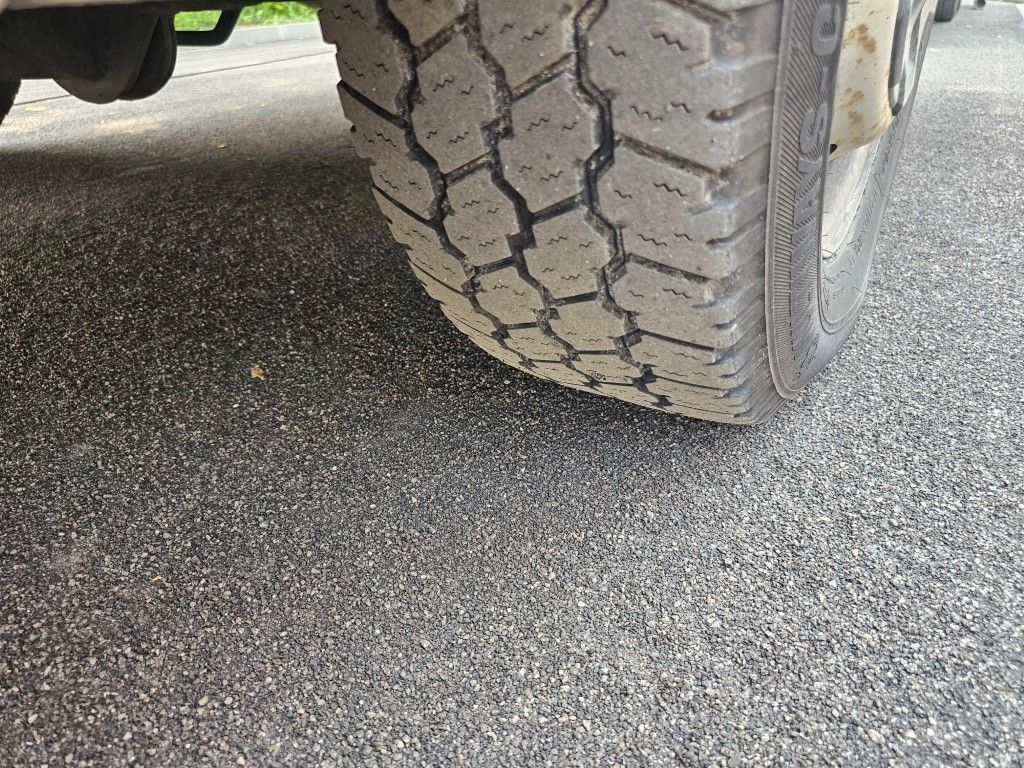 Fahrzeugabbildung Iveco 35S16 A8 V L, mittellang & hoch, kleiner Schaden