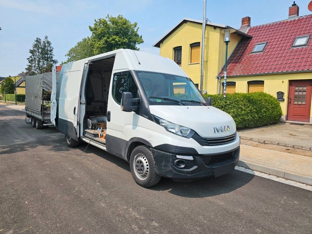 Fahrzeugabbildung Iveco 35S16 A8 V L, mittellang & hoch, kleiner Schaden