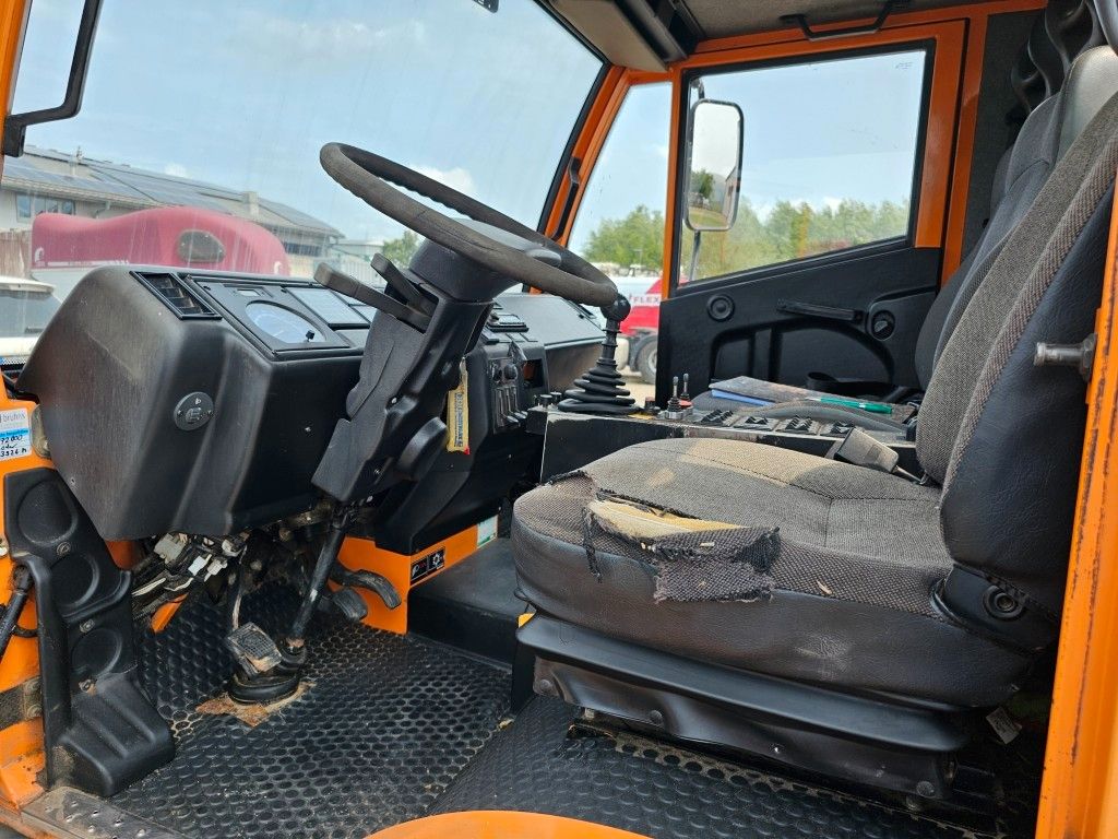 Fahrzeugabbildung Andere Bucher/ Aebi BU 200 4x4 3-Seiten-Kipper