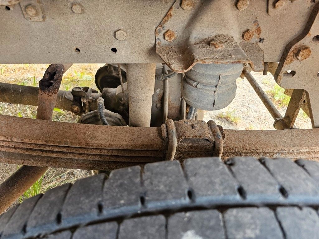 Fahrzeugabbildung Andere Bucher/ Aebi BU 200 4x4 3-Seiten-Kipper