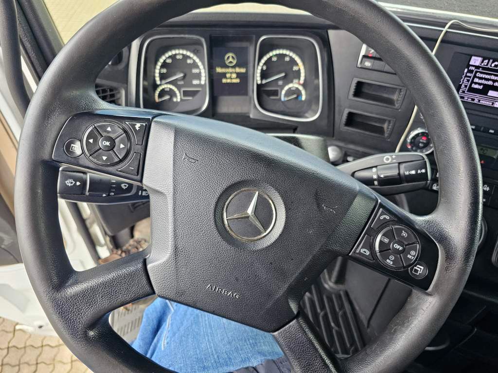 Fahrzeugabbildung Mercedes-Benz 1843 LL mit Hubsattelkupplung + Retarder