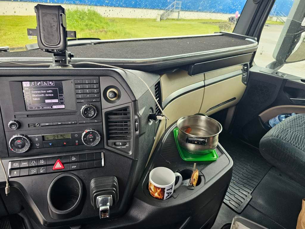Fahrzeugabbildung Mercedes-Benz 1843 LL mit Hubsattelkupplung + Retarder