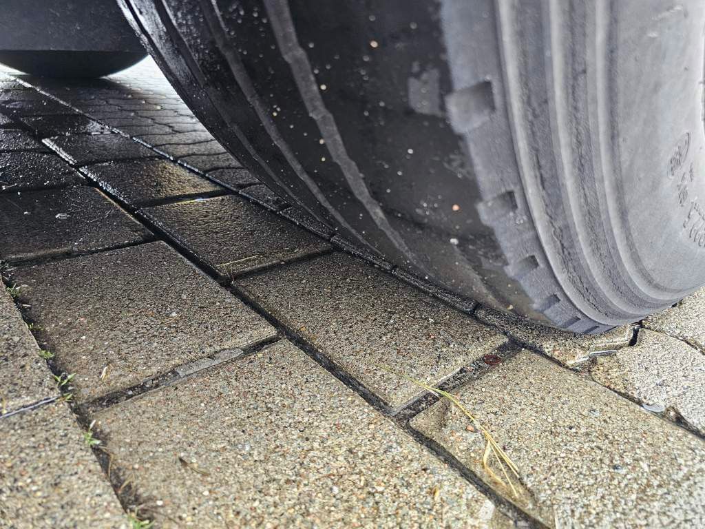 Fahrzeugabbildung Mercedes-Benz 1843 LL mit Hubsattelkupplung + Retarder