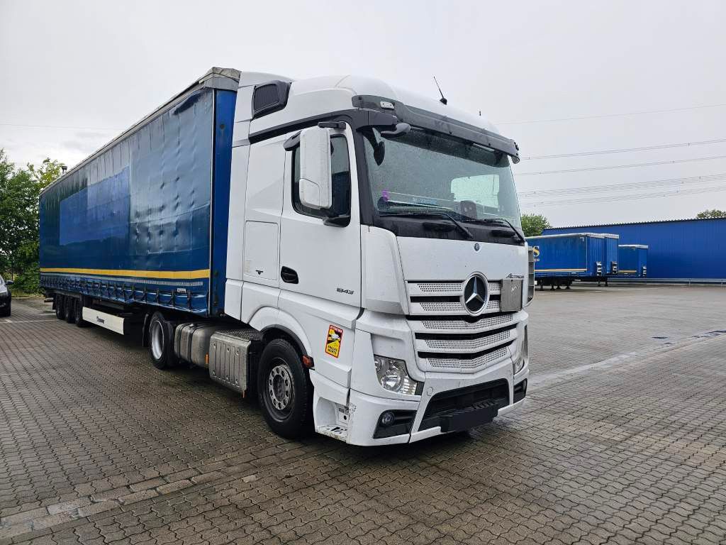 Fahrzeugabbildung Mercedes-Benz 1843 LL mit Hubsattelkupplung + Retarder