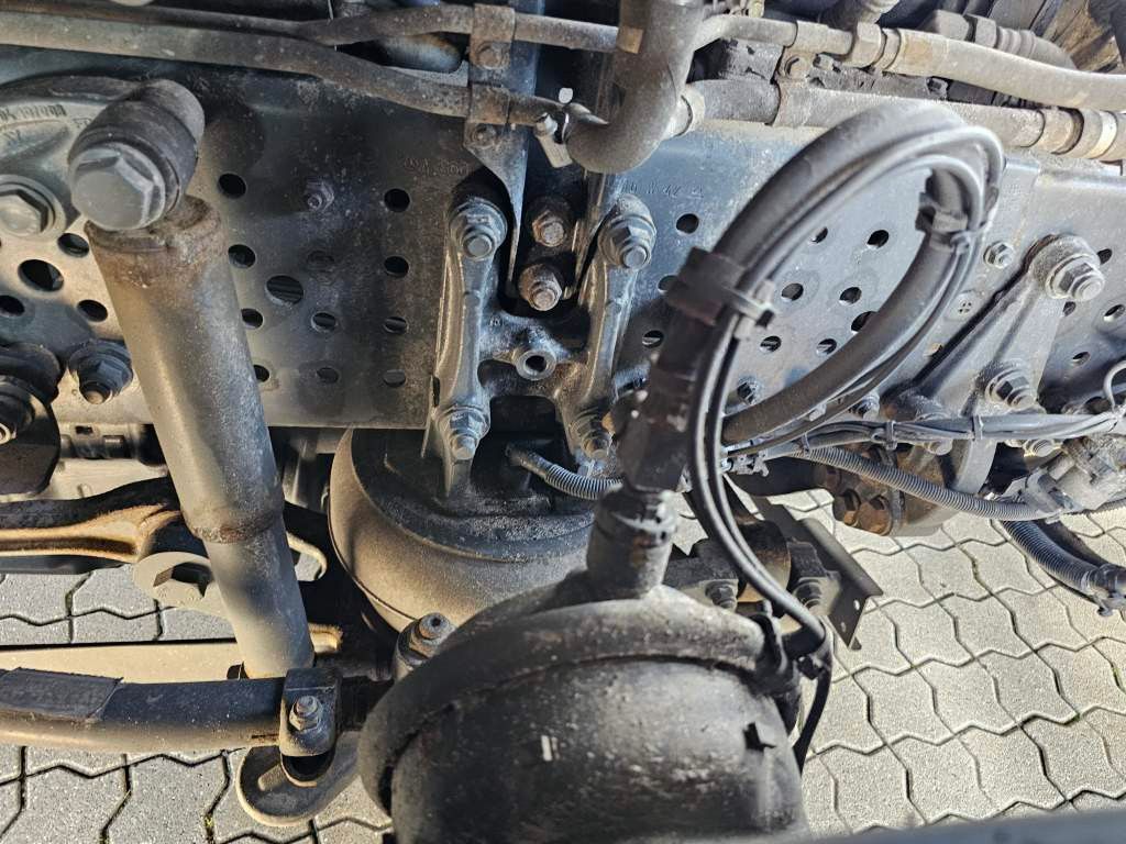 Fahrzeugabbildung Mercedes-Benz 1843 LL, Hubsattelkupplung, 2 Tanks,Retarder