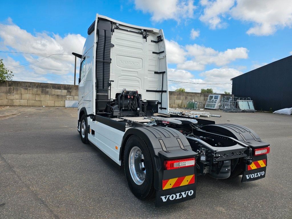 Fahrzeugabbildung Volvo Volvo 460 neues Modell, full Option, 2 Kreis Hyd