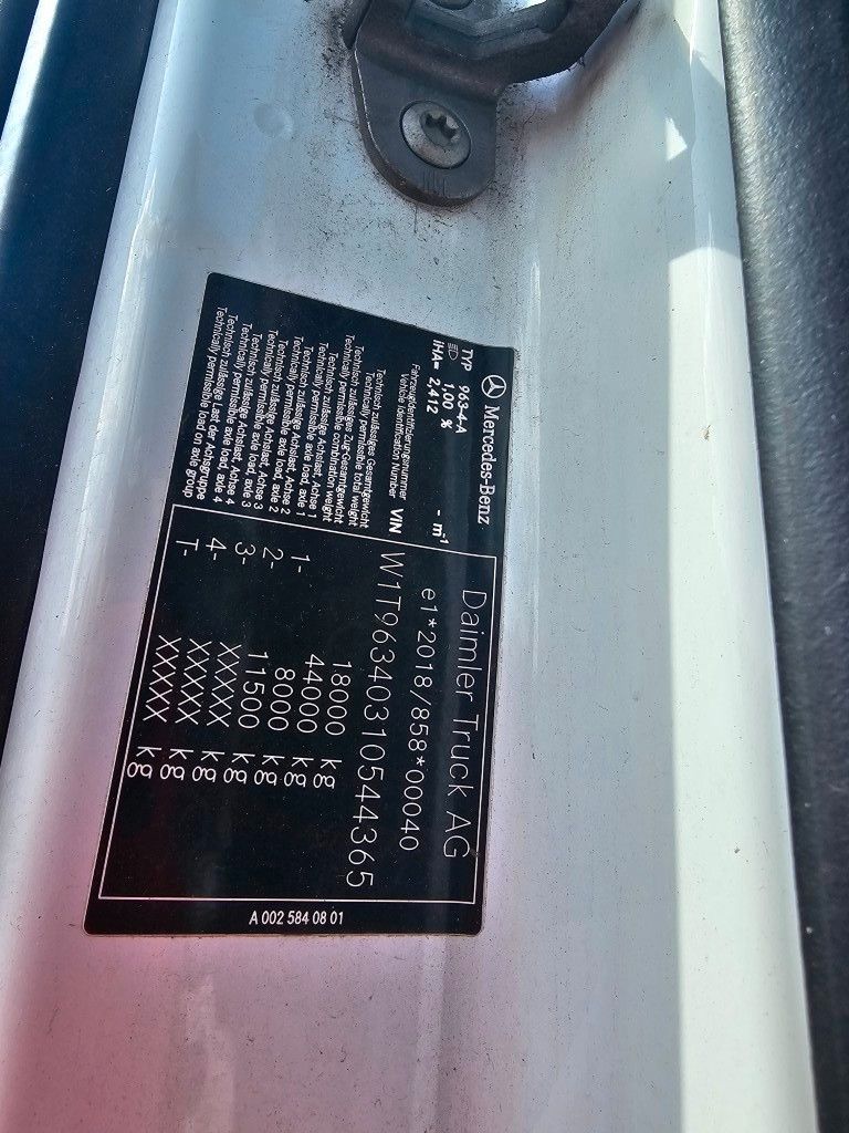 Fahrzeugabbildung Mercedes-Benz 1851 Giga Space, 2 Kreis Hydraulik, Retarder