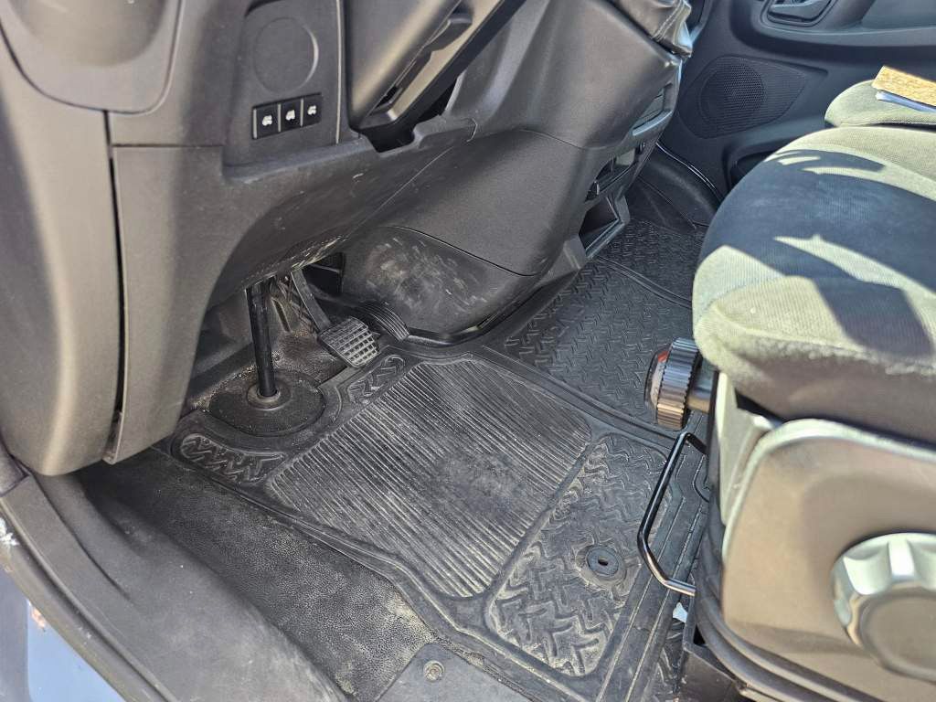 Fahrzeugabbildung Iveco 35S16 Koffer mit Faltplane, Ladebordwand
