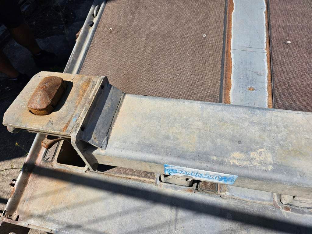 Fahrzeugabbildung Hiebenthal Tieflader mit Containerverriegelung