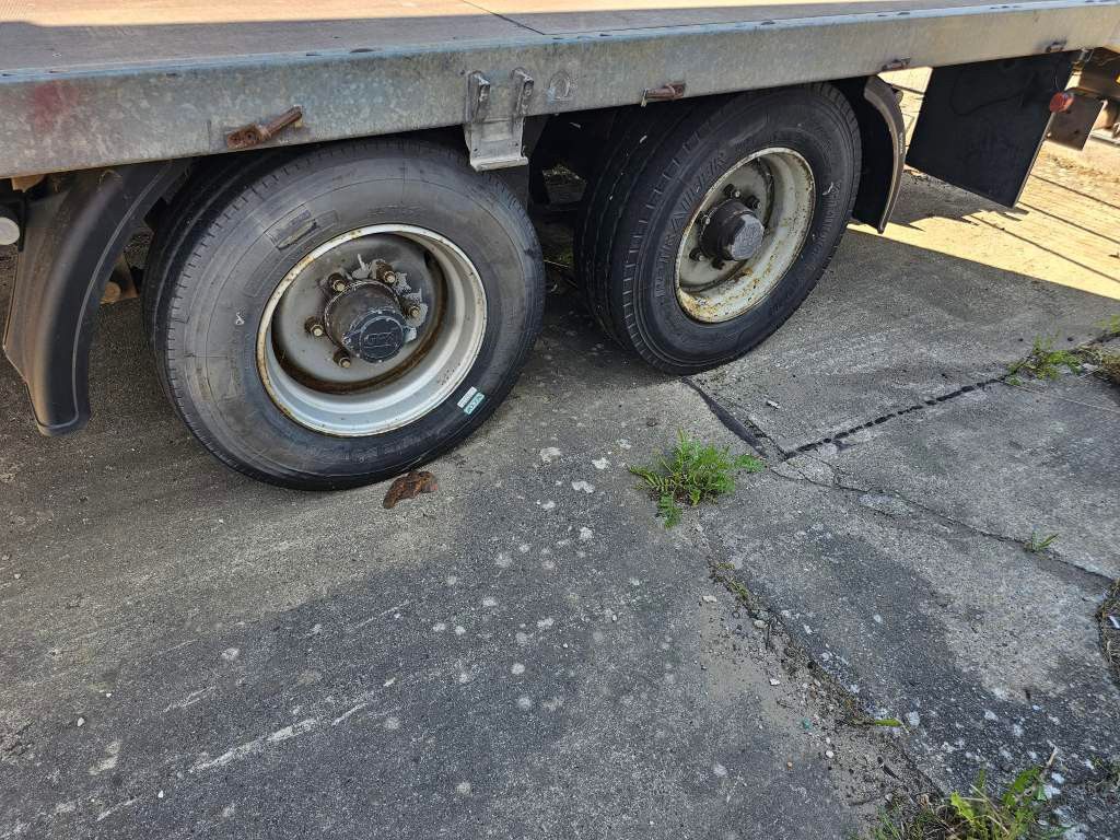 Fahrzeugabbildung Hiebenthal Tieflader mit Containerverriegelung