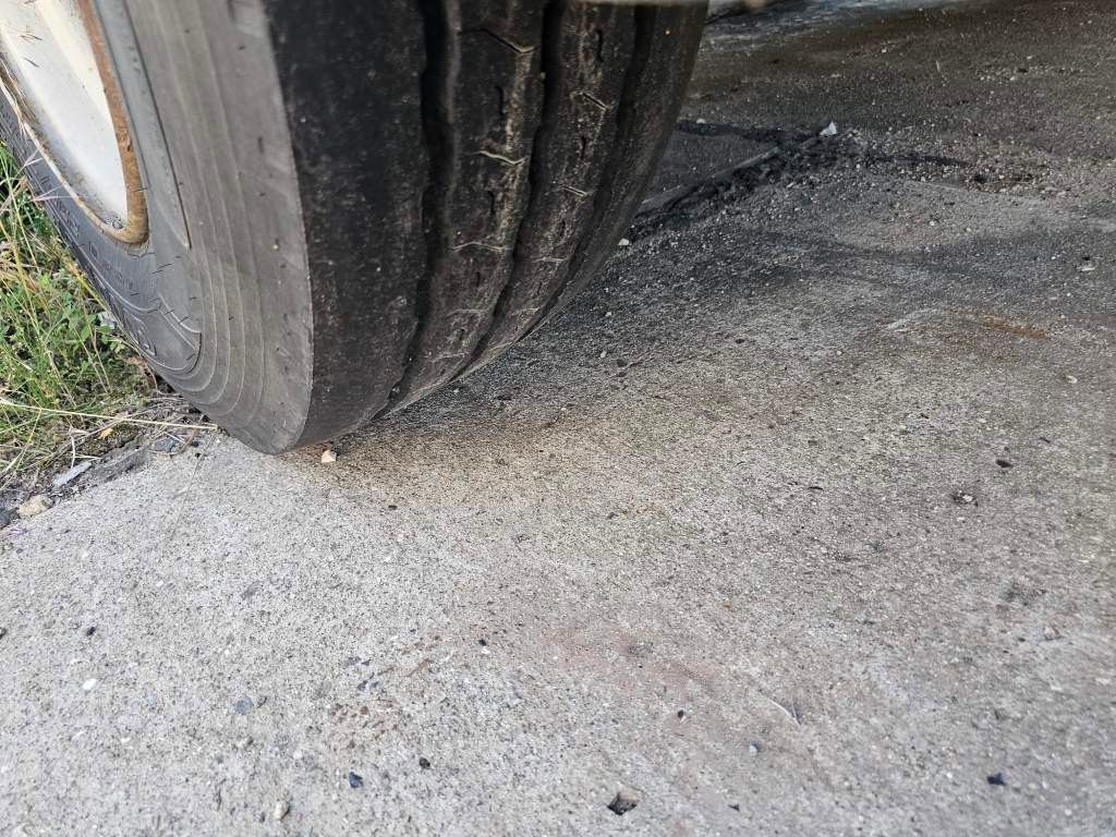 Fahrzeugabbildung Hiebenthal Tieflader mit Containerverriegelung