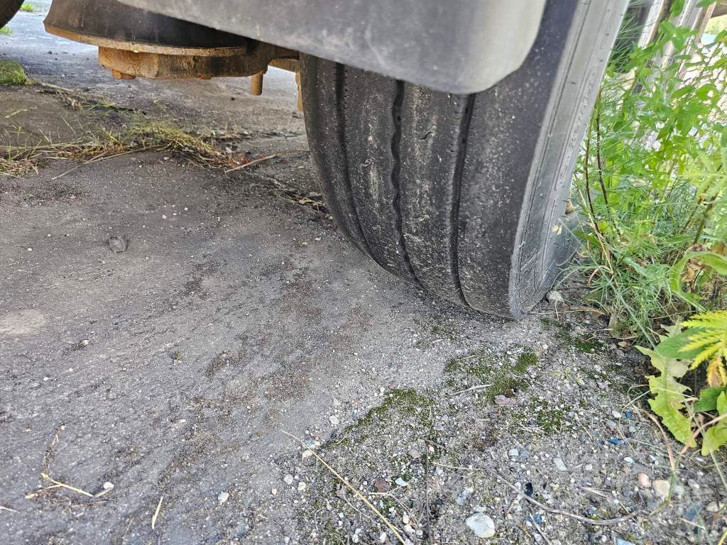 Fahrzeugabbildung Hiebenthal Tieflader mit Containerverriegelung
