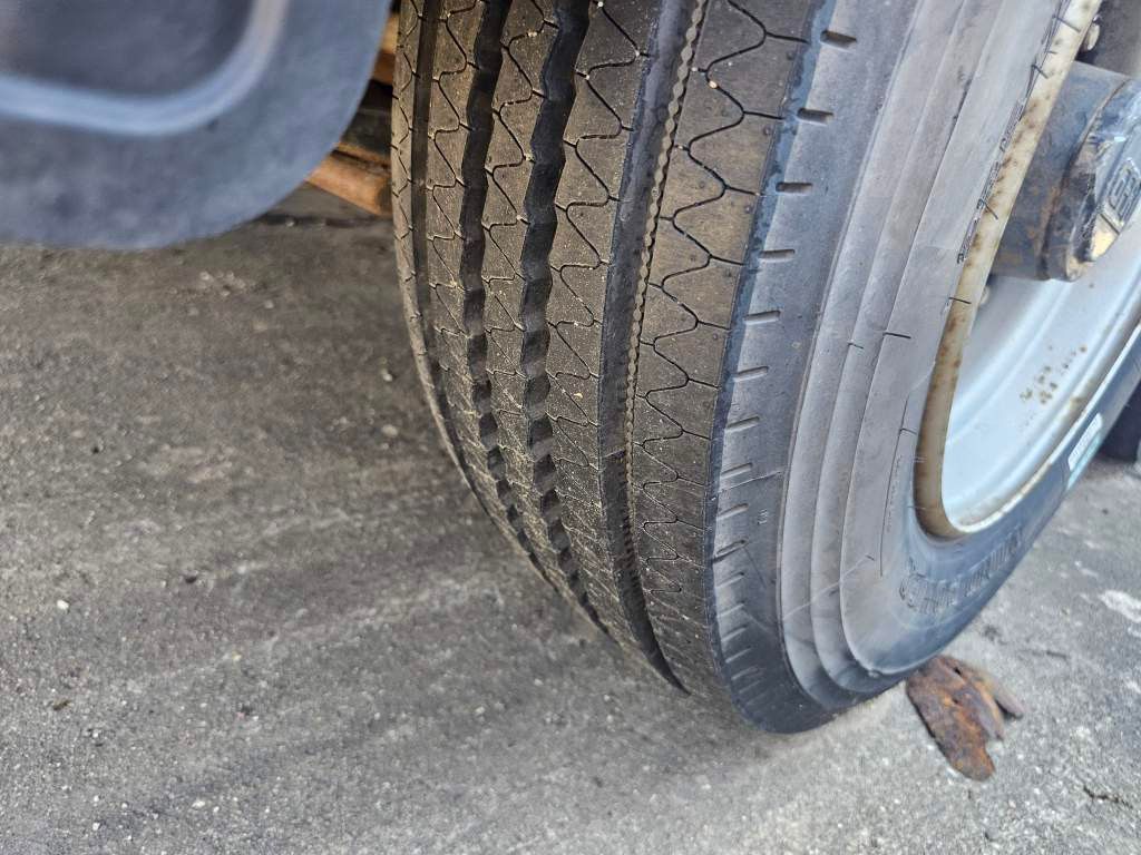 Fahrzeugabbildung Hiebenthal Tieflader mit Containerverriegelung