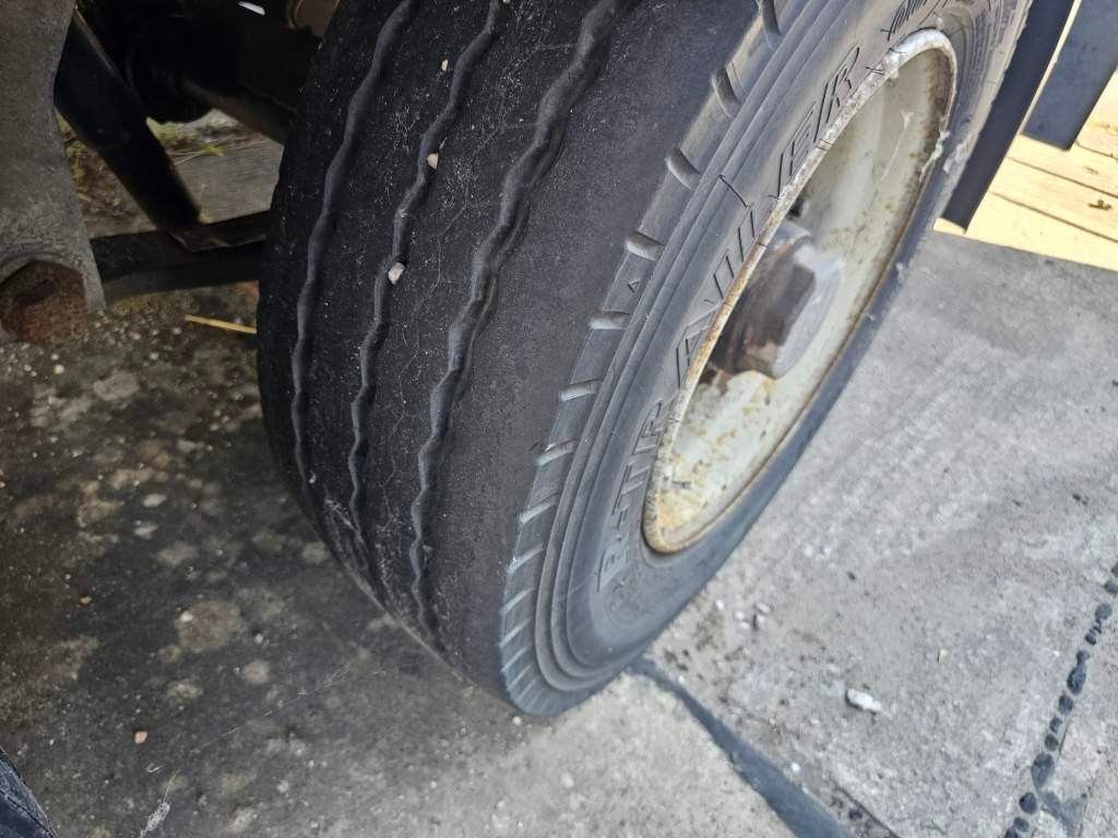 Fahrzeugabbildung Hiebenthal Tieflader mit Containerverriegelung