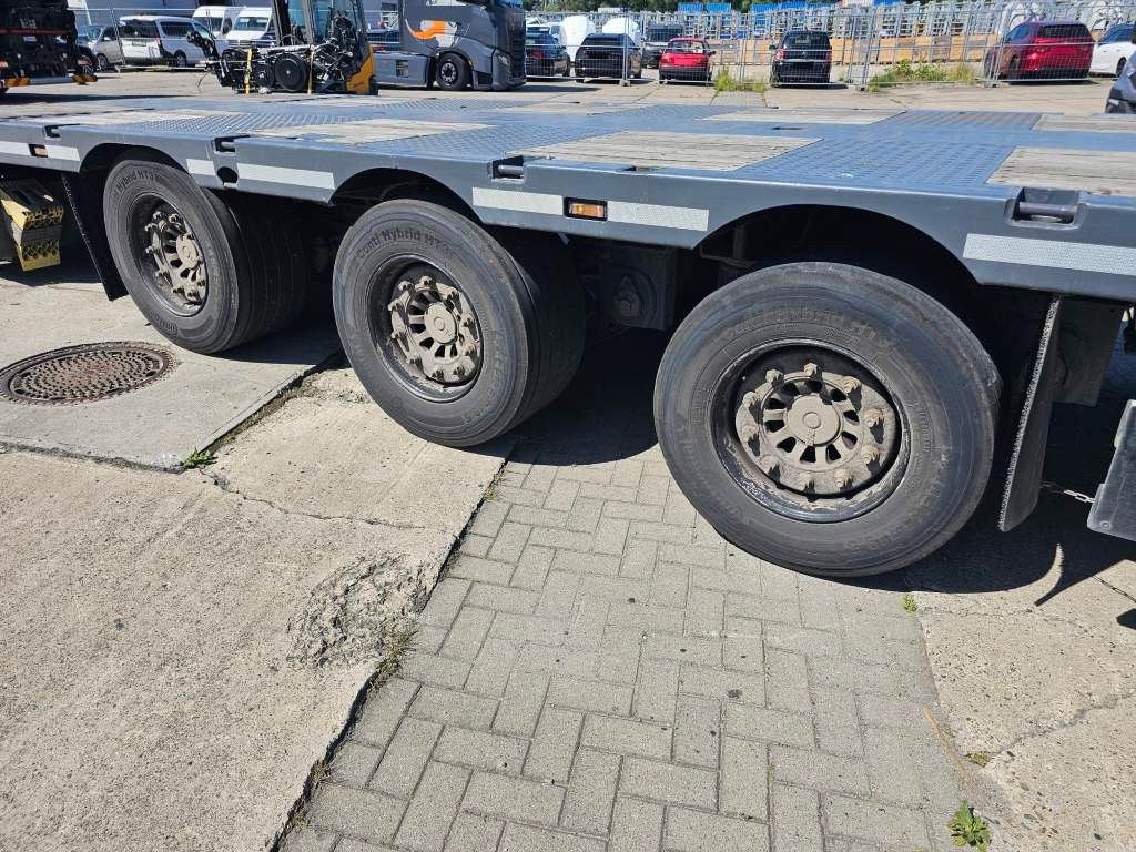 Fahrzeugabbildung HRD Palteau., teleskopierbar 4 m, Steckrungen