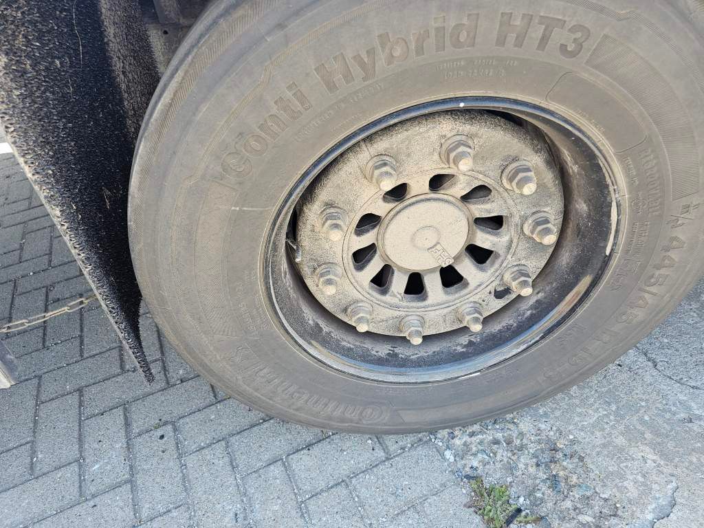 Fahrzeugabbildung HRD Palteau., teleskopierbar 4 m, Steckrungen