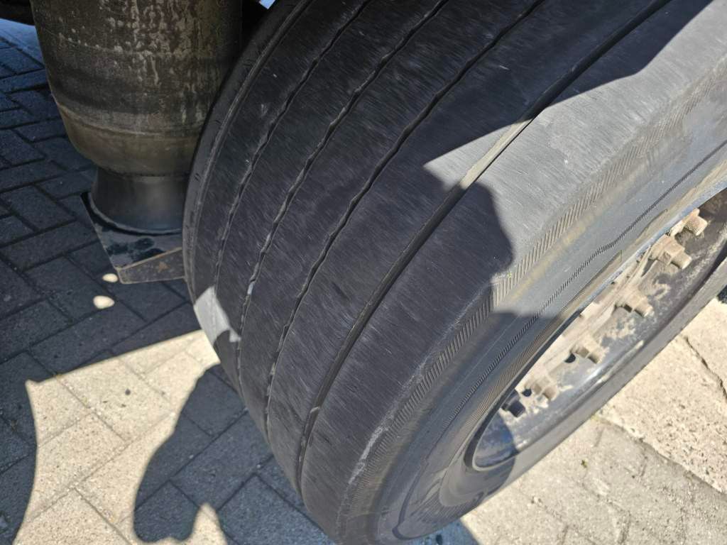 Fahrzeugabbildung HRD Palteau., teleskopierbar 4 m, Steckrungen