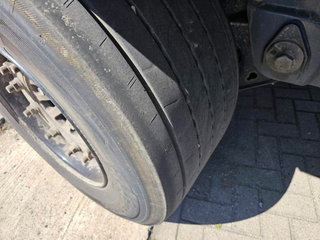 Fahrzeugabbildung HRD Palteau., teleskopierbar 4 m, Steckrungen