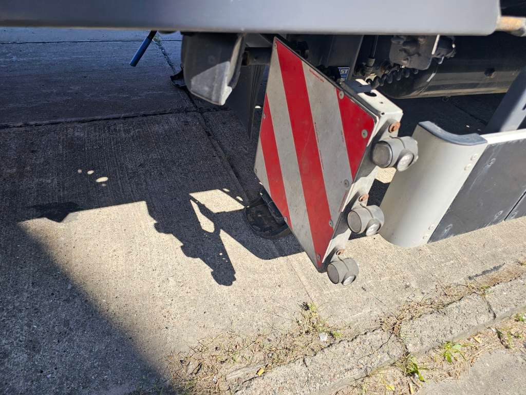 Fahrzeugabbildung HRD Telesattel, 4 m ausziegbar, Lenkachse