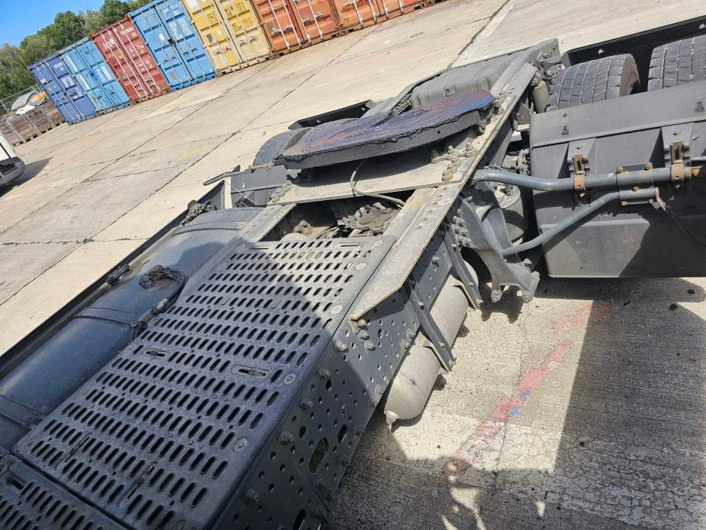 Fahrzeugabbildung Iveco 570 LL S-Way, Blitzer, Retarder, Leder