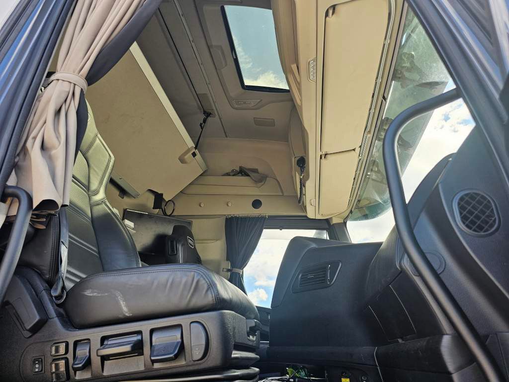 Fahrzeugabbildung Iveco 570 LL S-Way, Blitzer, Retarder, Leder