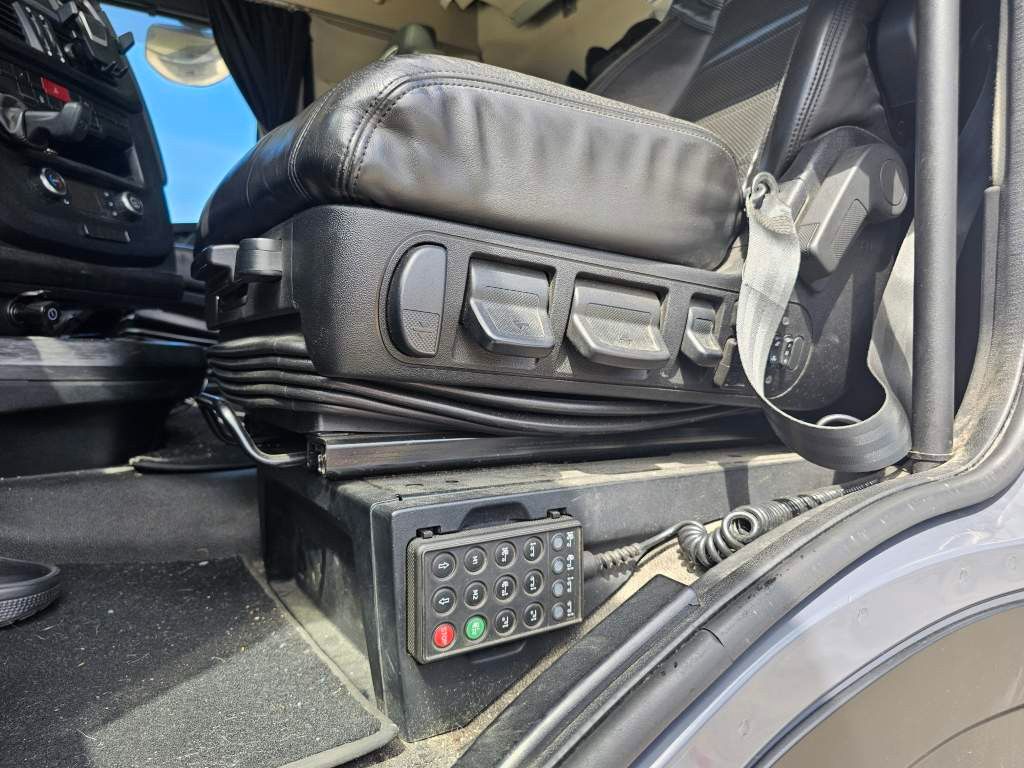 Fahrzeugabbildung Iveco 570 LL S-Way, Blitzer, Retarder, Leder