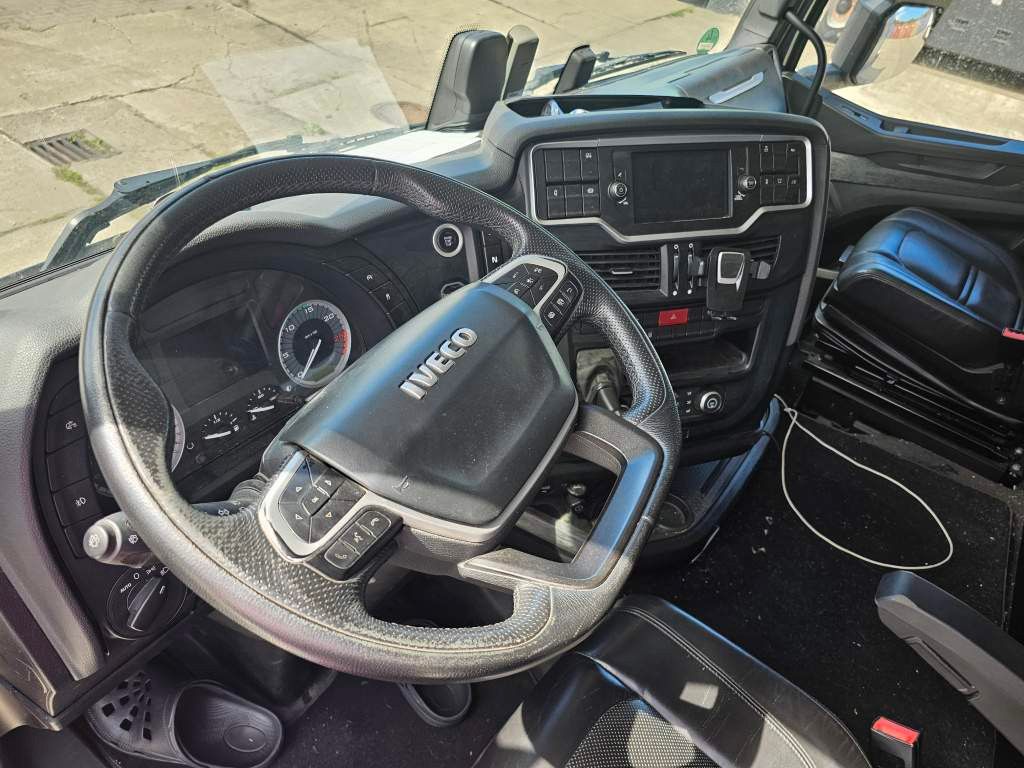 Fahrzeugabbildung Iveco 570 LL S-Way, Blitzer, Retarder, Leder